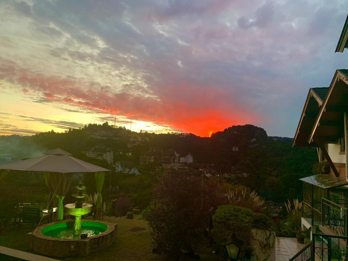 Quarto Triplo com Vista para a Montanha
